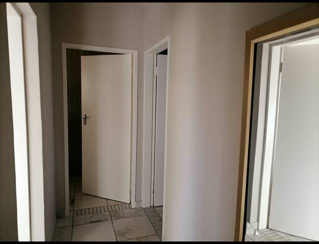 2 BEDROOM APARTMENT FOR SALE IN WATERVAL EAST